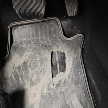 Renault Megane Paspas Hatası