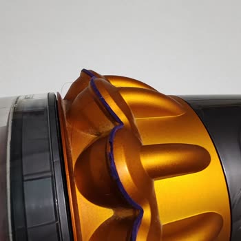Dyson V15 Broken Wheel & Disintegrating Parts After 8 Months