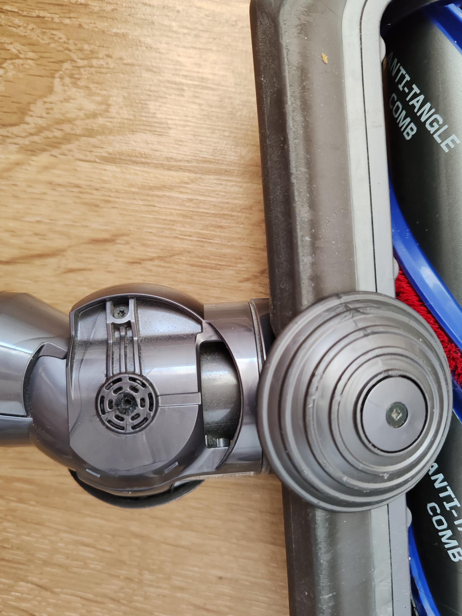 Dyson V15 Broken Wheel & Disintegrating Parts After 8 Months 