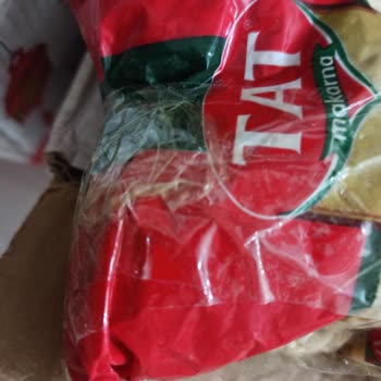 Sürat Kargo Kargomun İçini Açıp Erzaklarımı Koli Bandıyla Bantlamış