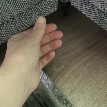 Enza Home Koltuğun Kumaşında Açılma