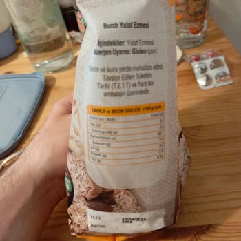 A101 Burch Marka Yulaf Ezmesinin İçinden Çıkan Mor Renkli Cisimler