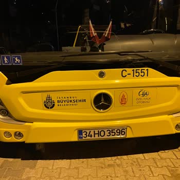 Garaj Kapısına Park Eden İETT Otobüsü Engeli