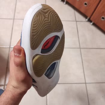 Nike Tamamen Üretim Hatası Olan Üründe İncelemede Sorun Görülmemesi