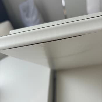 IKEA Yemek Masamız Kabardı Ve Şişti