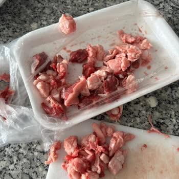 Düzgün Market Kuşbaşı Etin Yarısı Yağ İle Doldurulmuş Arkalara