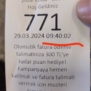 Yapı Kredi Bankası 75 Dakika Bekleyiş: Hesap Açılışında Yaşanan Aksaklık