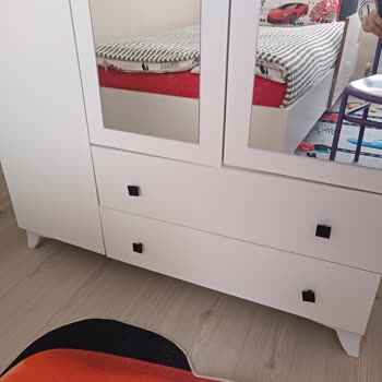 Vivense Satın Alınan Gardırop Kullanılamaz Durumda