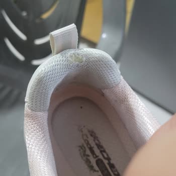 Skechers İmitasyon Ayakkabı Gönderdi.