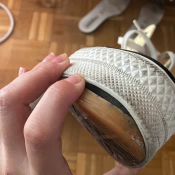 Sneaks Up 1 Yıllık Converse Ayakkabımın Tabanı Ayrılıyor Su Alıyor.