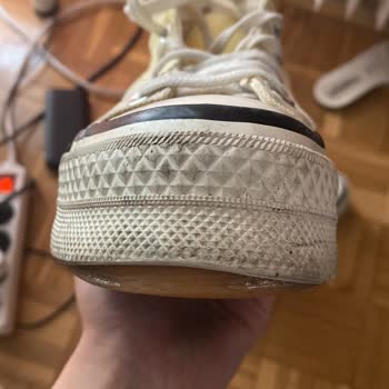 Sneaks Up 1 Yıllık Converse Ayakkabımın Tabanı Ayrılıyor Su Alıyor.