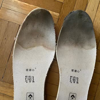 Sneaks Up 1 Yıllık Converse Ayakkabımın Tabanı Ayrılıyor Su Alıyor.