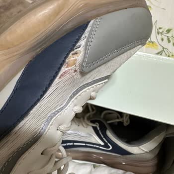 Parasını Hak Etmiyor Derimod