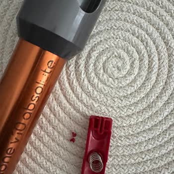 Dyson V10 Boru Klipsi Kırıldı