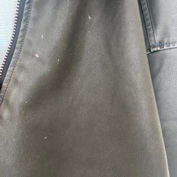 Pull & Bear Markalı Parfüm Sıktığında Leke Kalan, Boyası Çıkan Ceket