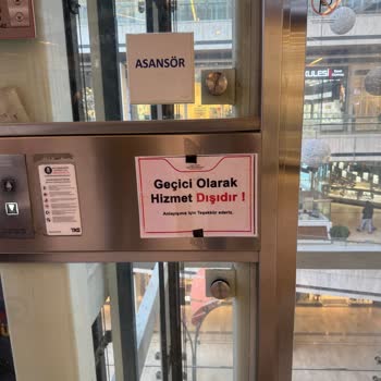 Metrogarden AVM Asansör Problemi Bebek Arabalılar