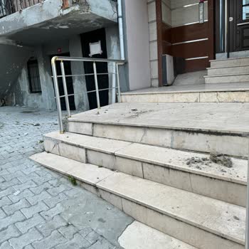 Eyüpsultan Belediyesi Bos Ve Yıkılmak Üzere Olan Bina Sorunu