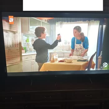 PHILIPS TV Philips 65PUS8108 Işık Süzmesi Sorunu