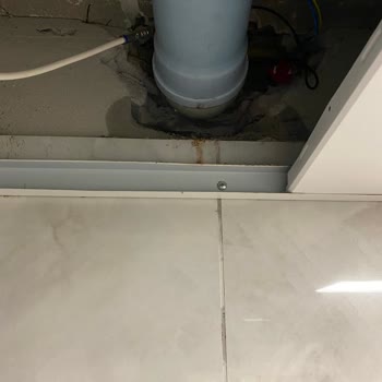 Ahes İnşaat Evim Dış Cephesinden Su Alıyor