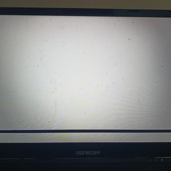 Monster Notebook Beyaz Üzerine Siyah Cizgi Sorunu