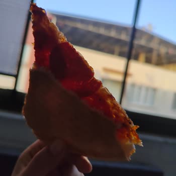 Domino's Pizza Kalitesiz Malzeme Ve Hayal Kırıklığı: Pahalı Ve Yetersiz Pizza