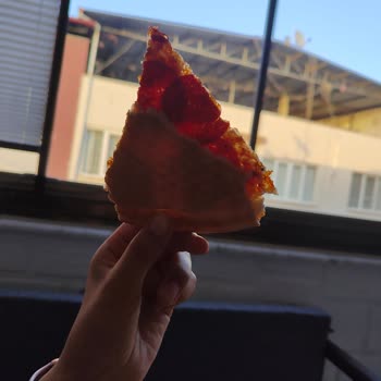 Domino's Pizza Kalitesiz Malzeme Ve Hayal Kırıklığı: Pahalı Ve Yetersiz Pizza