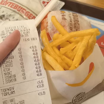 Burger King Çalışanlarının Ve Hizmetin Düşük Olması