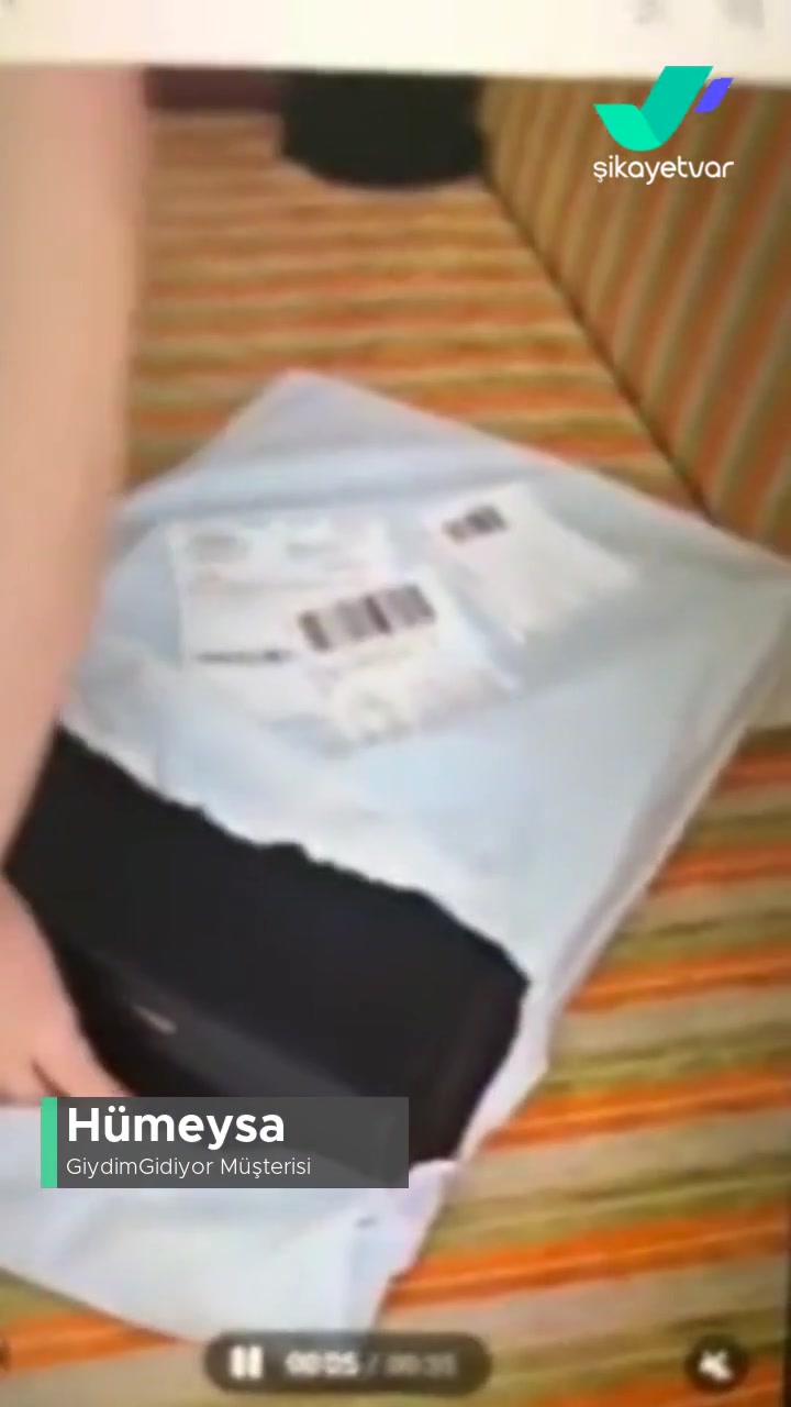Giydimgidiyor Yanıltıyor! videonun kapak resmi