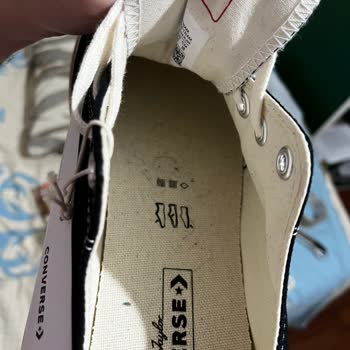 Converse İçi Kıl Dolu Ayakkabı Gönderdi