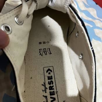 Converse İçi Kıl Dolu Ayakkabı Gönderdi