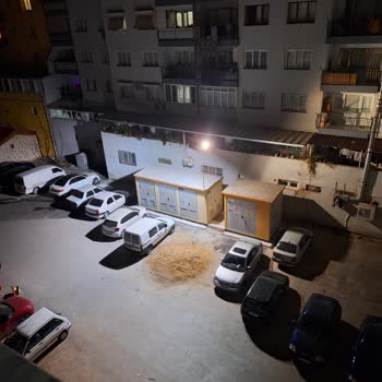 Torbalı Belediyesi Evin Arkasındaki Trafonun Rahatsız Edici Işıkları