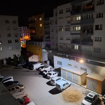 Torbalı Belediyesi Evin Arkasındaki Trafonun Rahatsız Edici Işıkları