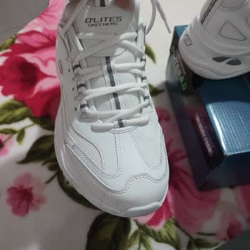 Skechers Ayakkabı Önden Çok Vuruyor!