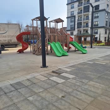 TOKİ Şehri Bağcılar Çocuk Parkı Zemini