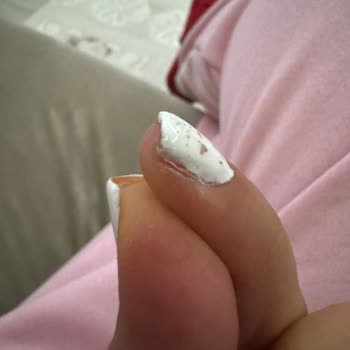 Maltepe Piazza Gratis Beauty Kalıcı Oje İşlemi