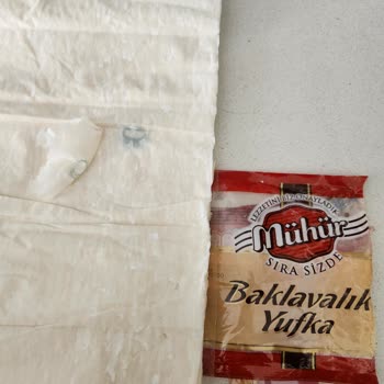 BİM Den Mühür Marka Baklavalık Yufka Küflü Çıktı