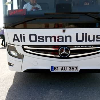 Ali Osman Ulusoy Kaptan, Muavini Kafasına Göre Bagaj Para İstiyor Cebe