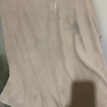 Tuğba Giyim Aldığım Takım Kumaşından Dolayı Lekelenme