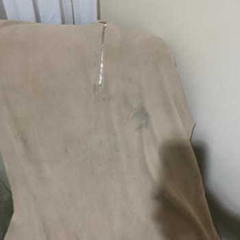 Tuğba Giyim Aldığım Takım Kumaşından Dolayı Lekelenme