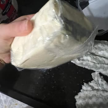 BİM'deki Binvezir Marka Peynir Küfü