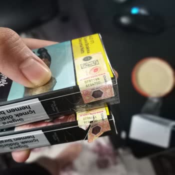 Parliament Night Blue Den Zehirlendim Ve Bandrolü Orijinal Değildir