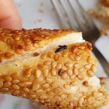 Sinangil Simitten Pişmiş Böcek Çıktı