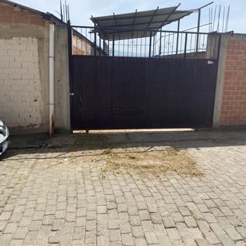 Aydın Büyükşehir Belediyesi Atça Mahallesi Saman Pisliğinden Geçilmiyor