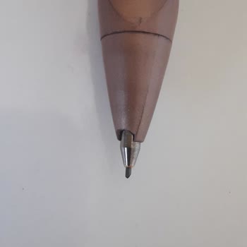 Faber Castell Ucu Kırıldı Ve Çatladı