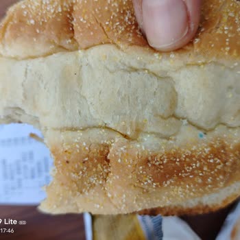 Popeyes Küflü Ekmek Yediriyor