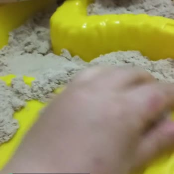 Childgen Kinetik Kum Ele Yapışıyor!