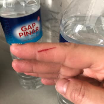 GAP Pınar Su Şişesi Ağzının Kesik Uçlu Olması