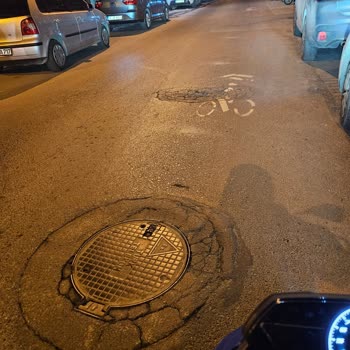 İBB - İstanbul Büyükşehir Belediyesi Zeytinburnu Yollarının Bozukluğu