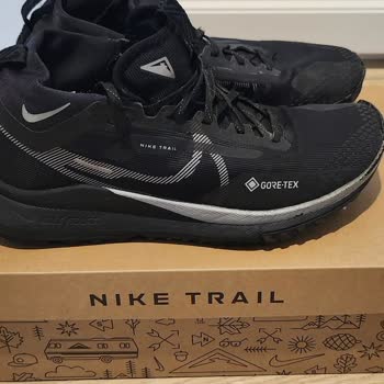 Nike Mi? Barçın Mı? Kağıt Ayakkabı Nike!