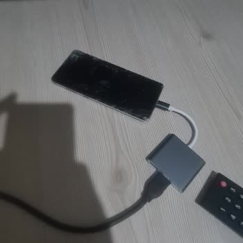 Samsung S10 Plus Kırık Ekran İle TV Yansıtma